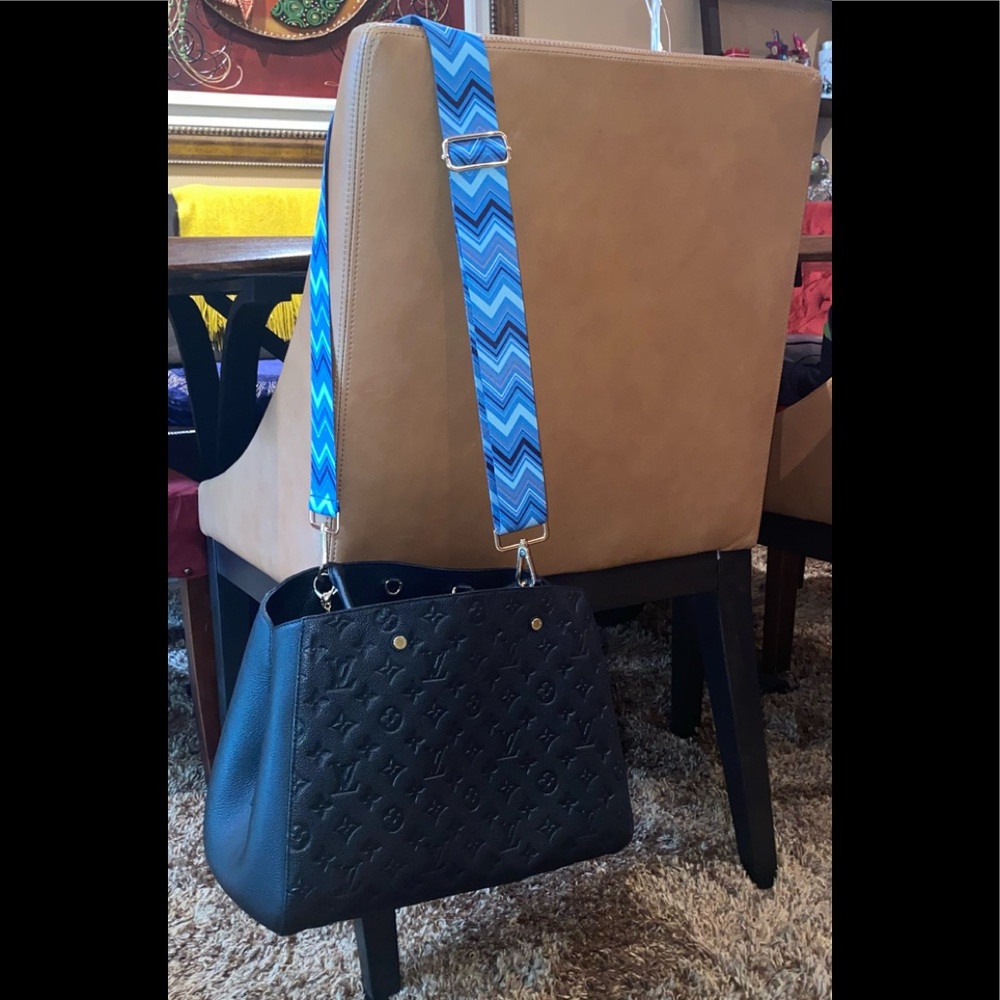 Extra wide guitar type cross body purse strap